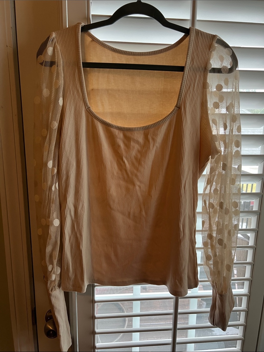SHEIN Cream Ribbed Scoop Neck Top with Polka Dot Mesh Sleeves